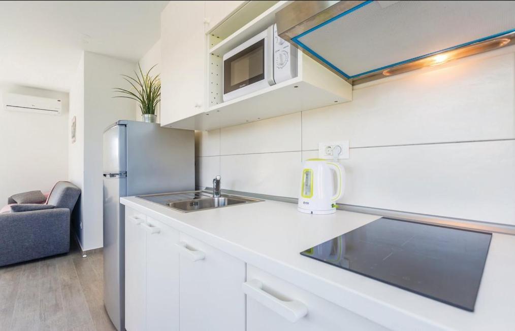 Apartments Stella Krk Town Exterior photo