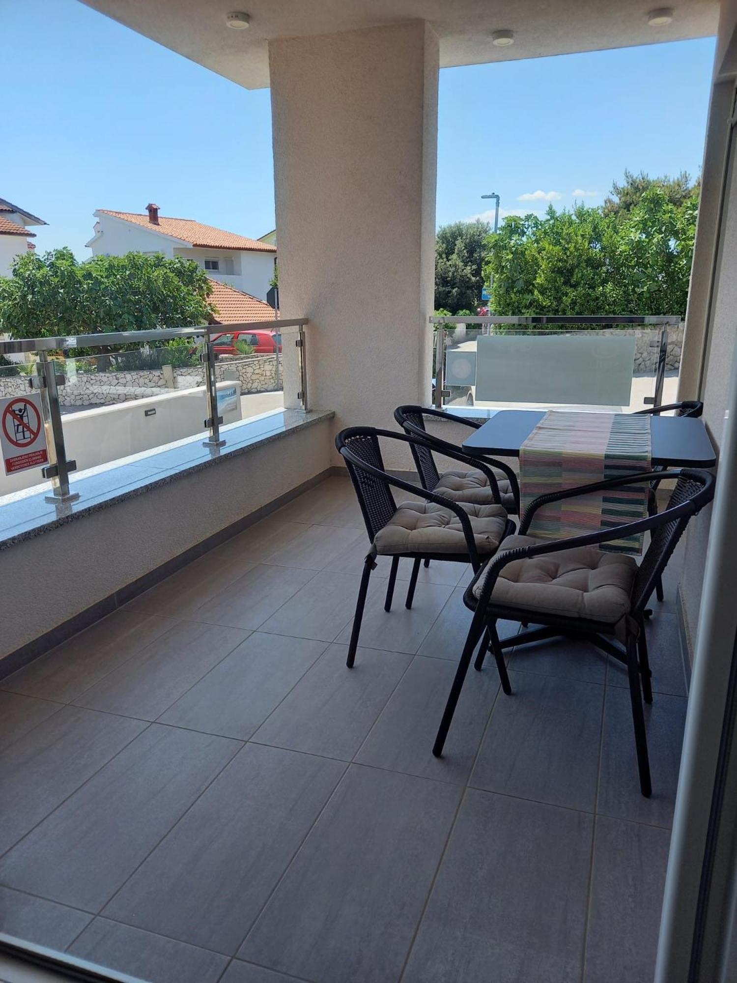 Apartments Stella Krk Town Exterior photo