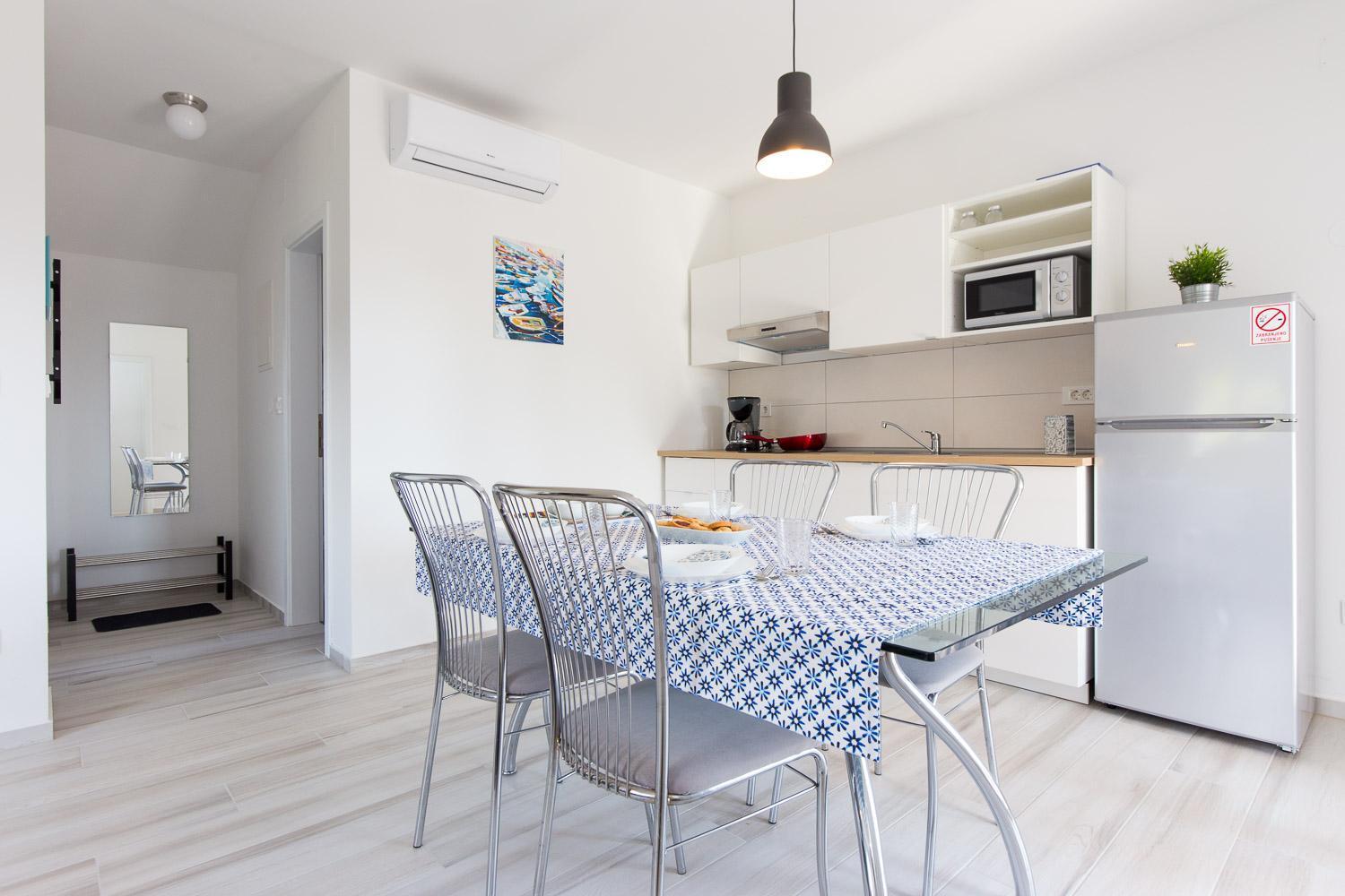 Apartments Stella Krk Town Exterior photo